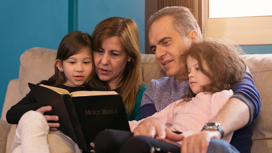 11 Contrasts Between Grandparents and Parents: Insights for Catholic Families