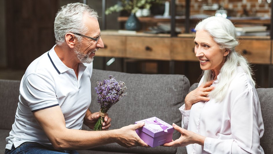 10 Meaningful Gifts to Celebrate Your Faith and Motherhood