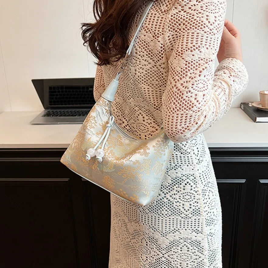 CHRISTIANARTBAG Embroidered Oriental-Style Handbag – Elegant Canvas Zipper Purse, Chic Cheongsam-Inspired Accessory for Women